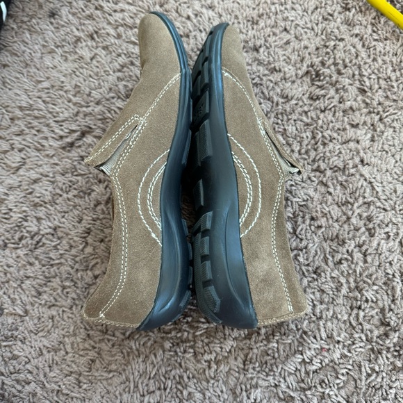 2 FOR $20 Naturalizer Fadrina Leather Suede Loafer Light Brown Comfort Slip On 6 - Picture 9 of 9